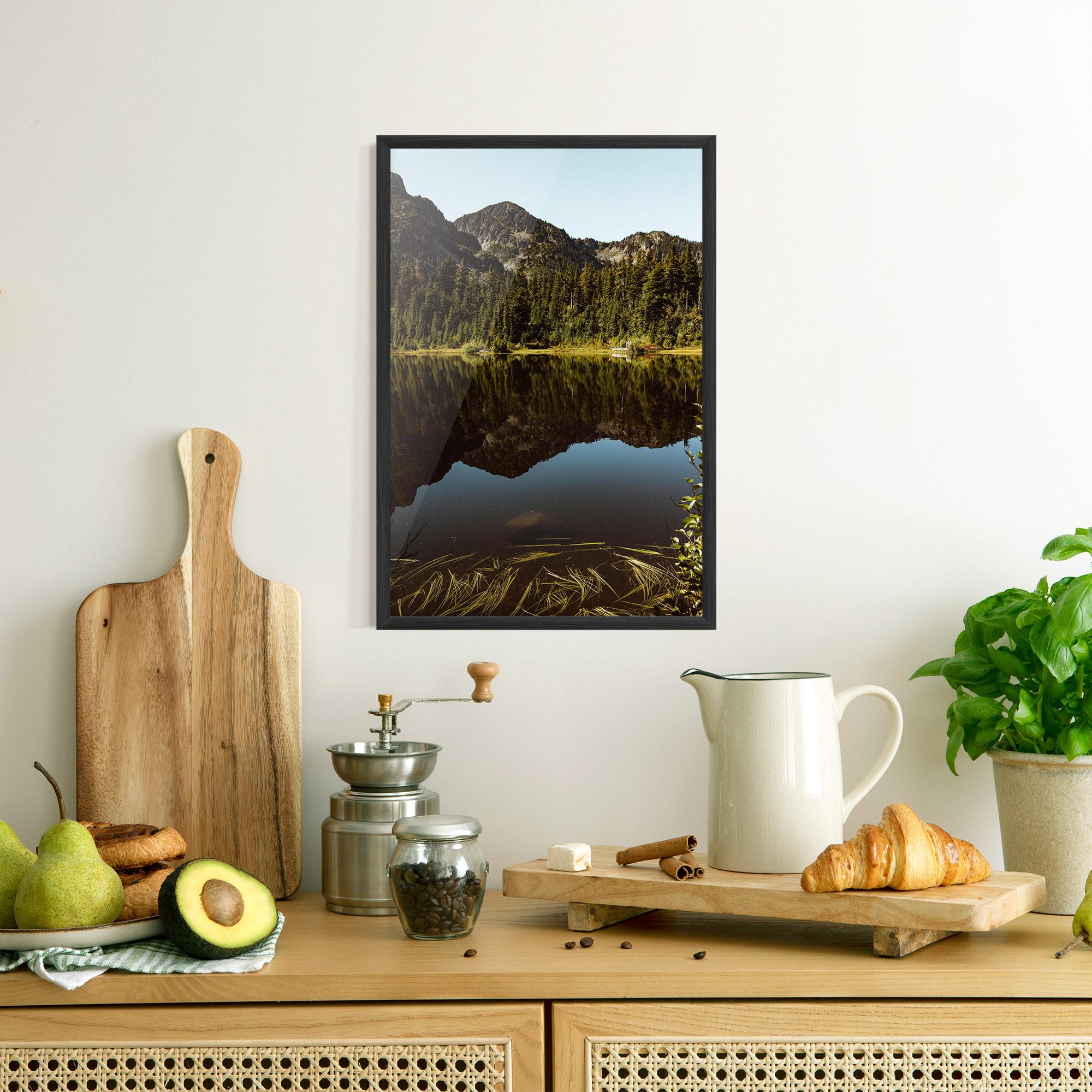 Plakat w Ramie Big Lake Mountain mockup 8