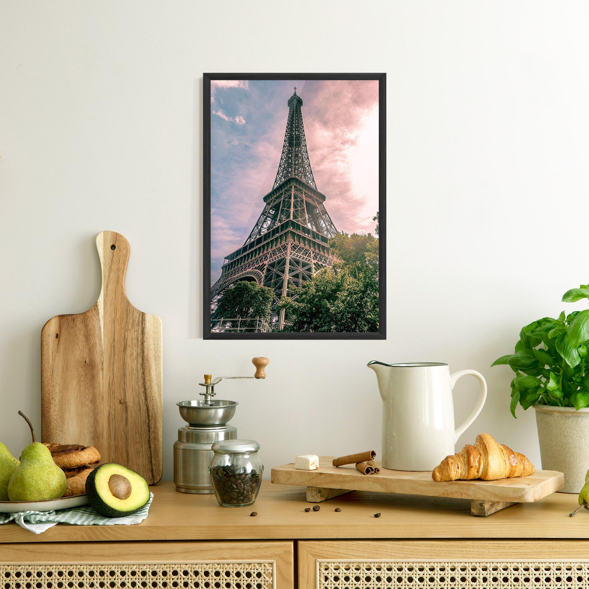 Plakat w Ramie Eiffel Under Pink Sky mockup 8