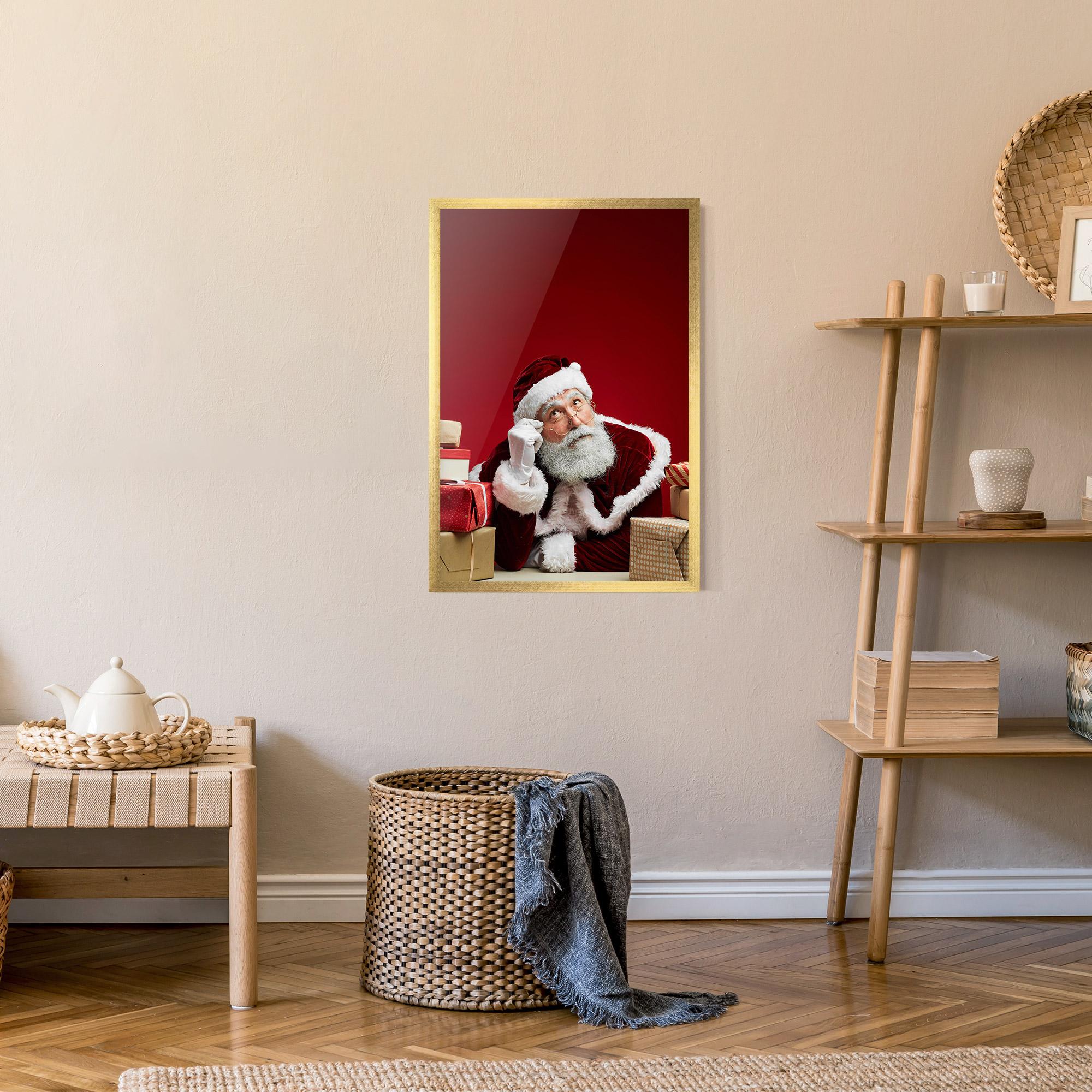 Plakat w Ramie Pensive Santa mockup 9