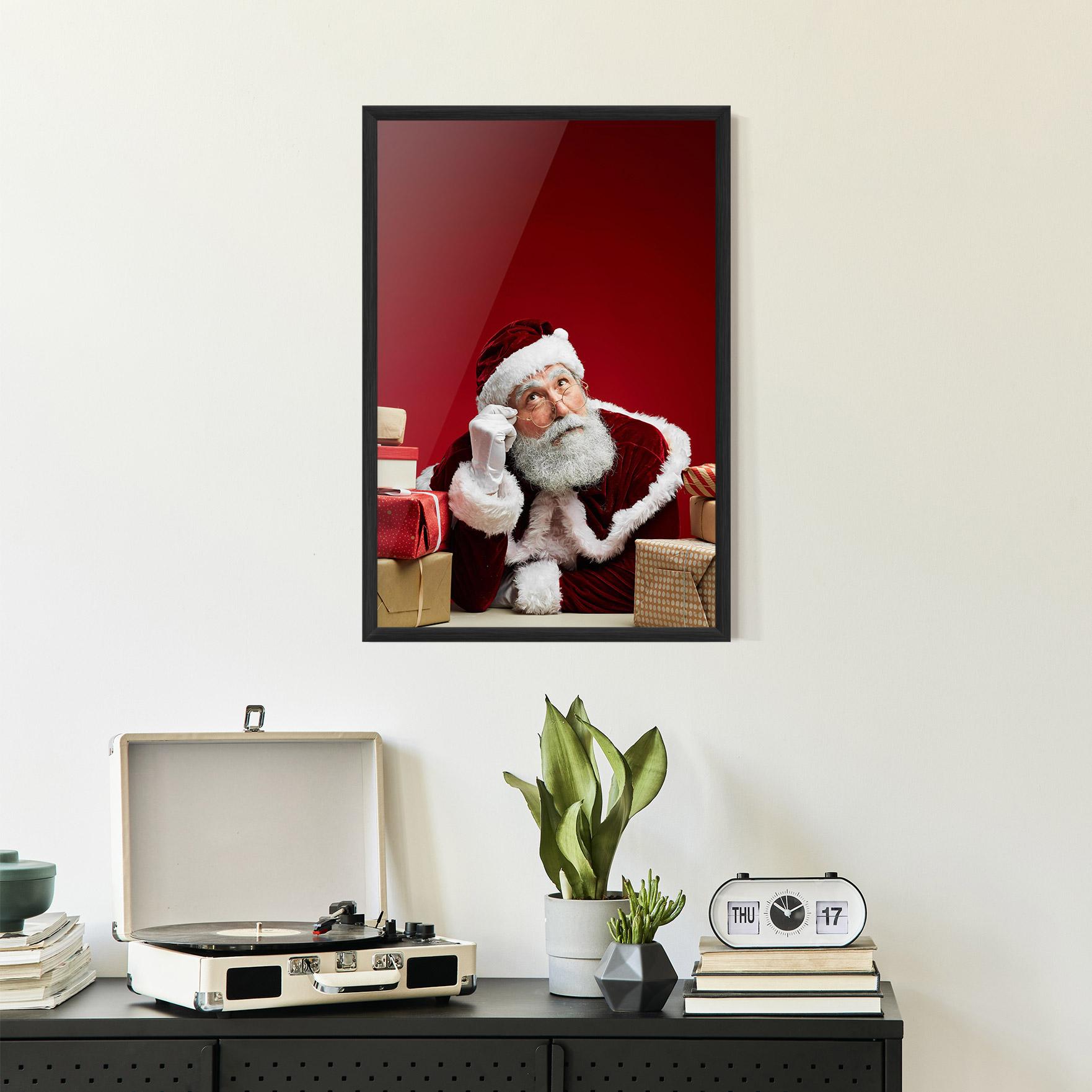 Plakat w Ramie Pensive Santa mockup 2