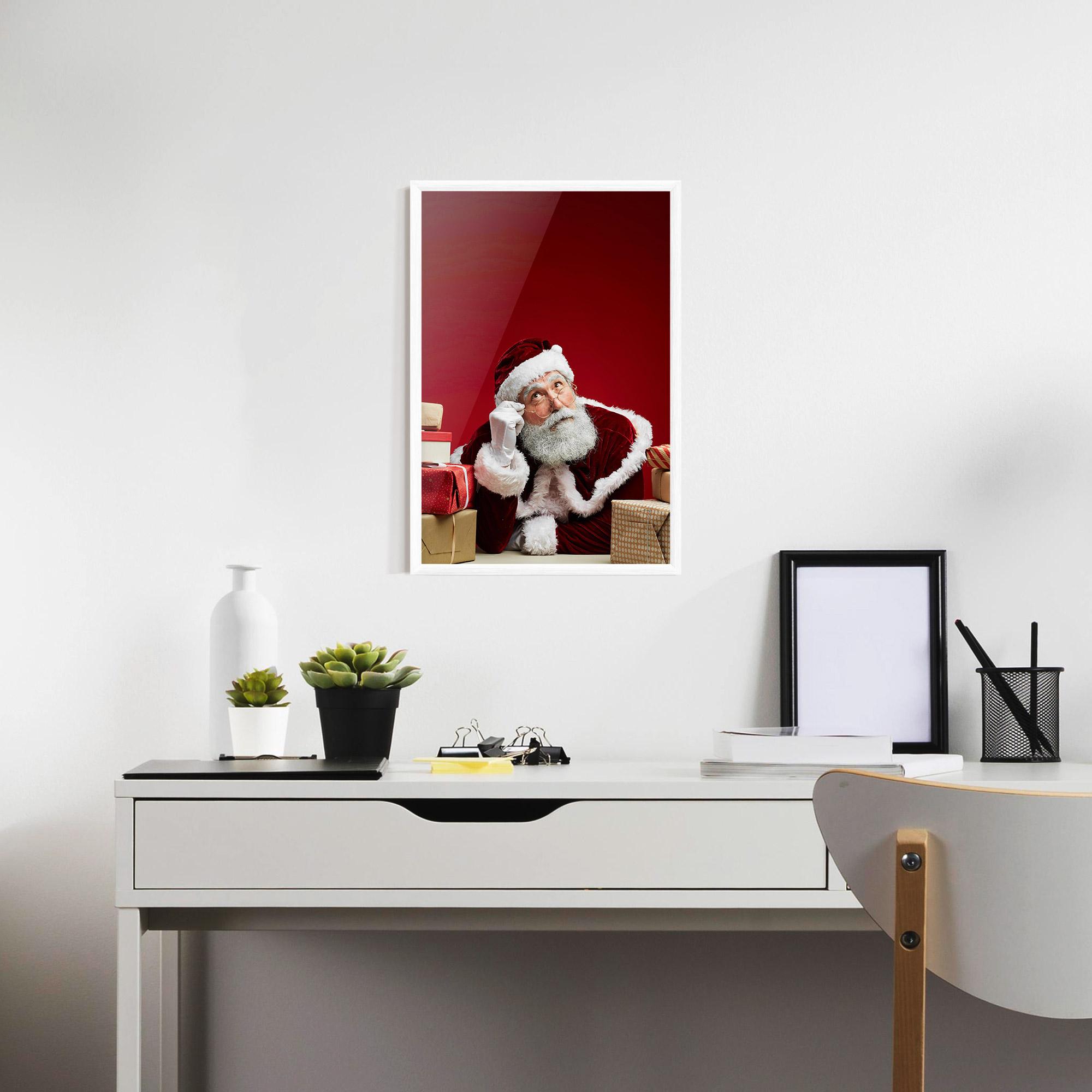 Plakat w Ramie Pensive Santa mockup 7