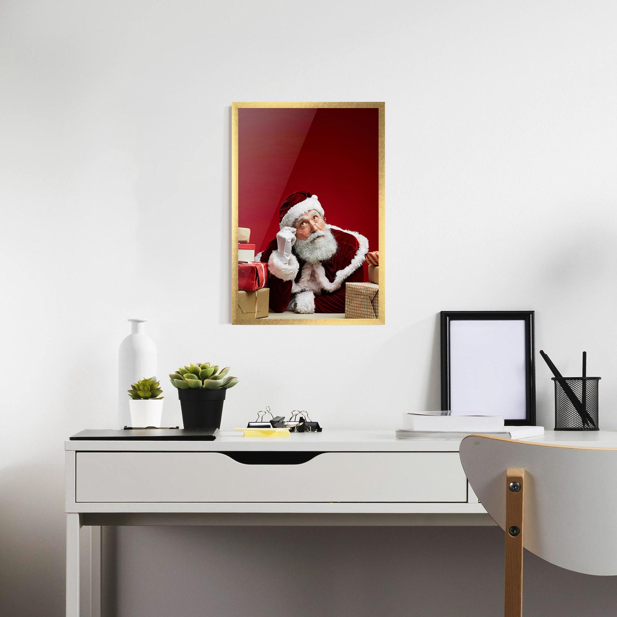 Plakat w Ramie Pensive Santa mockup 7