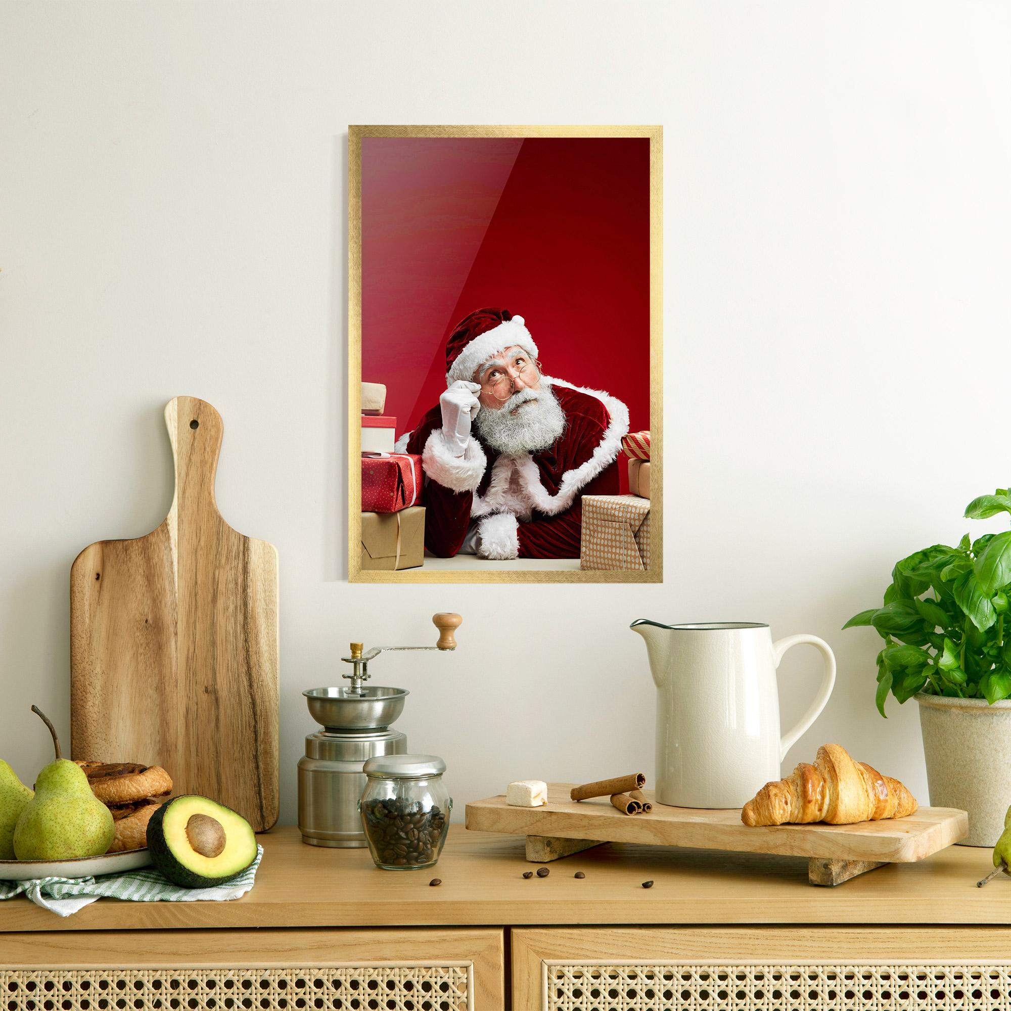 Plakat w Ramie Pensive Santa mockup 8