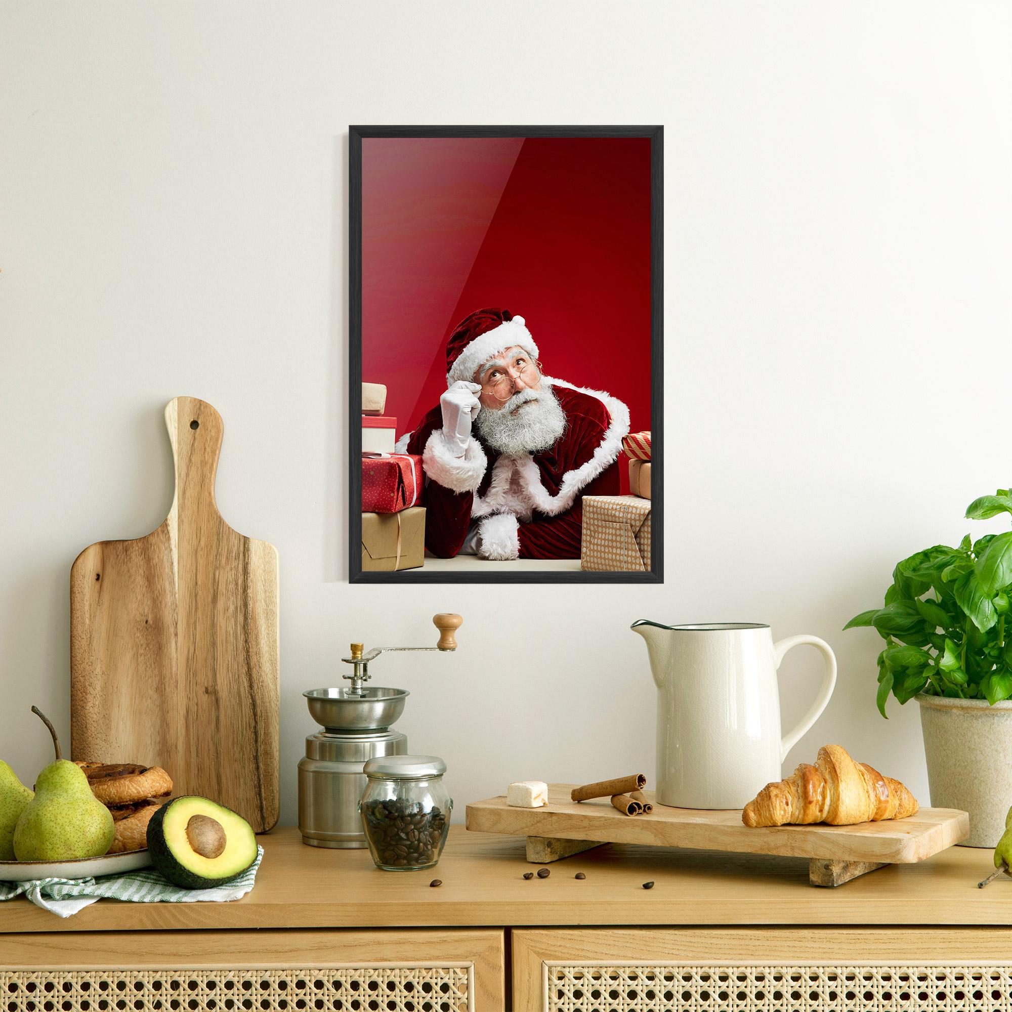 Plakat w Ramie Pensive Santa mockup 8