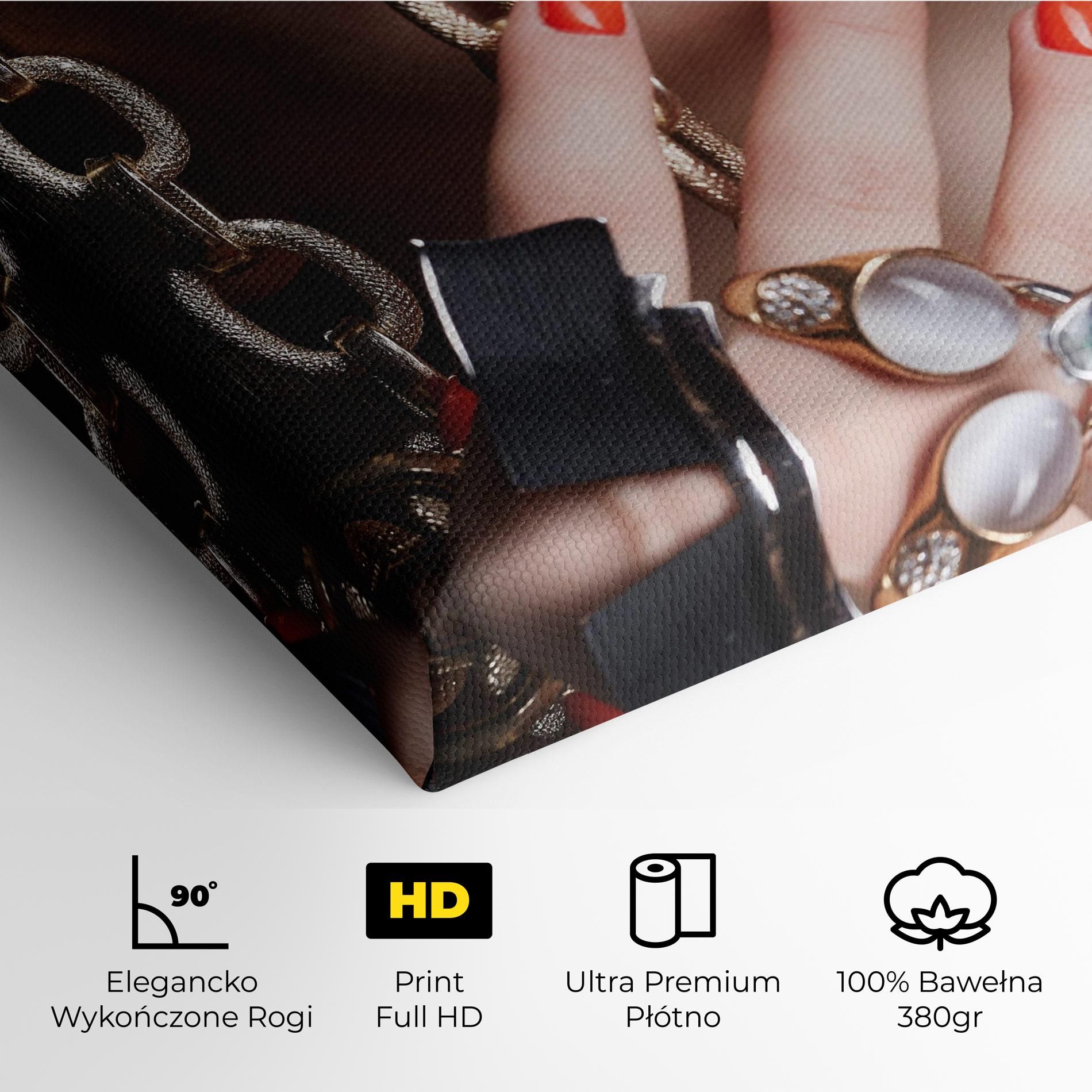 Big Chain Woman mockup 4