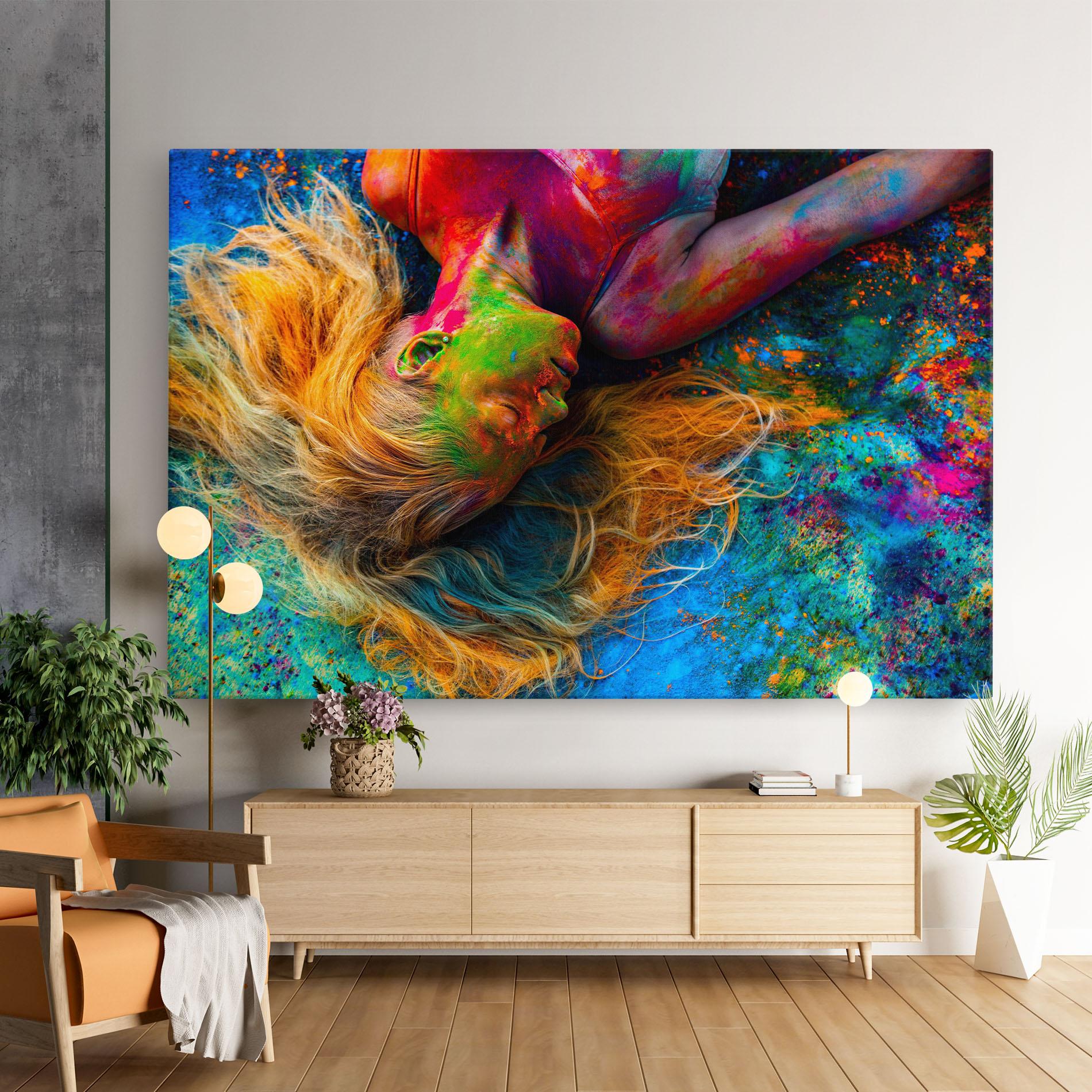 Obraz na Płótnie Powder Holi Woman mockup 9