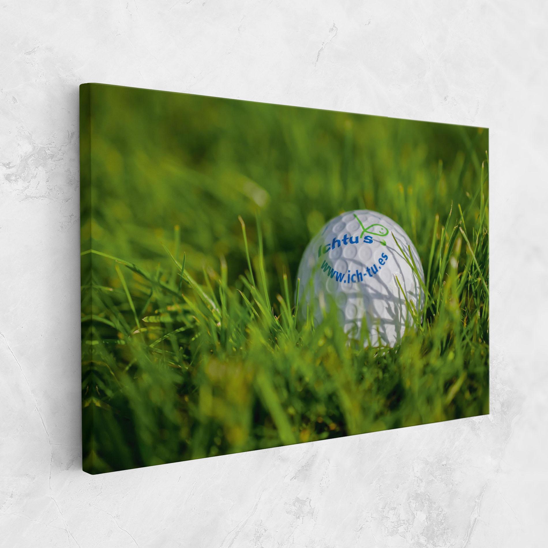 Obraz na Płótnie Golf Ball In Grass mockup 1