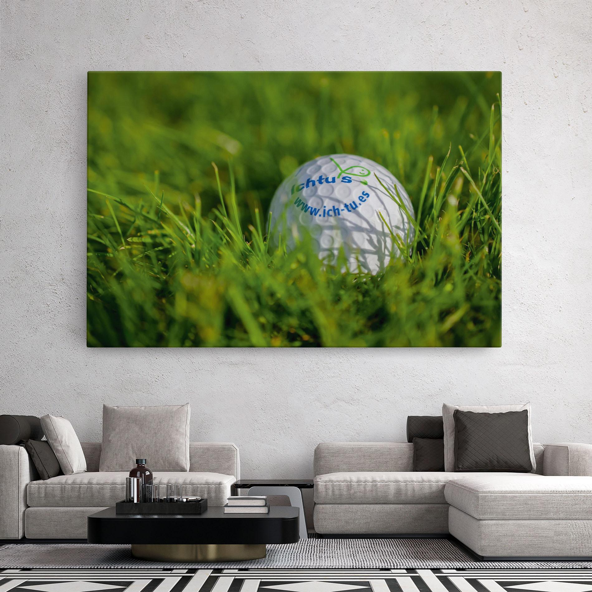 Obraz na Płótnie Golf Ball In Grass mockup 2