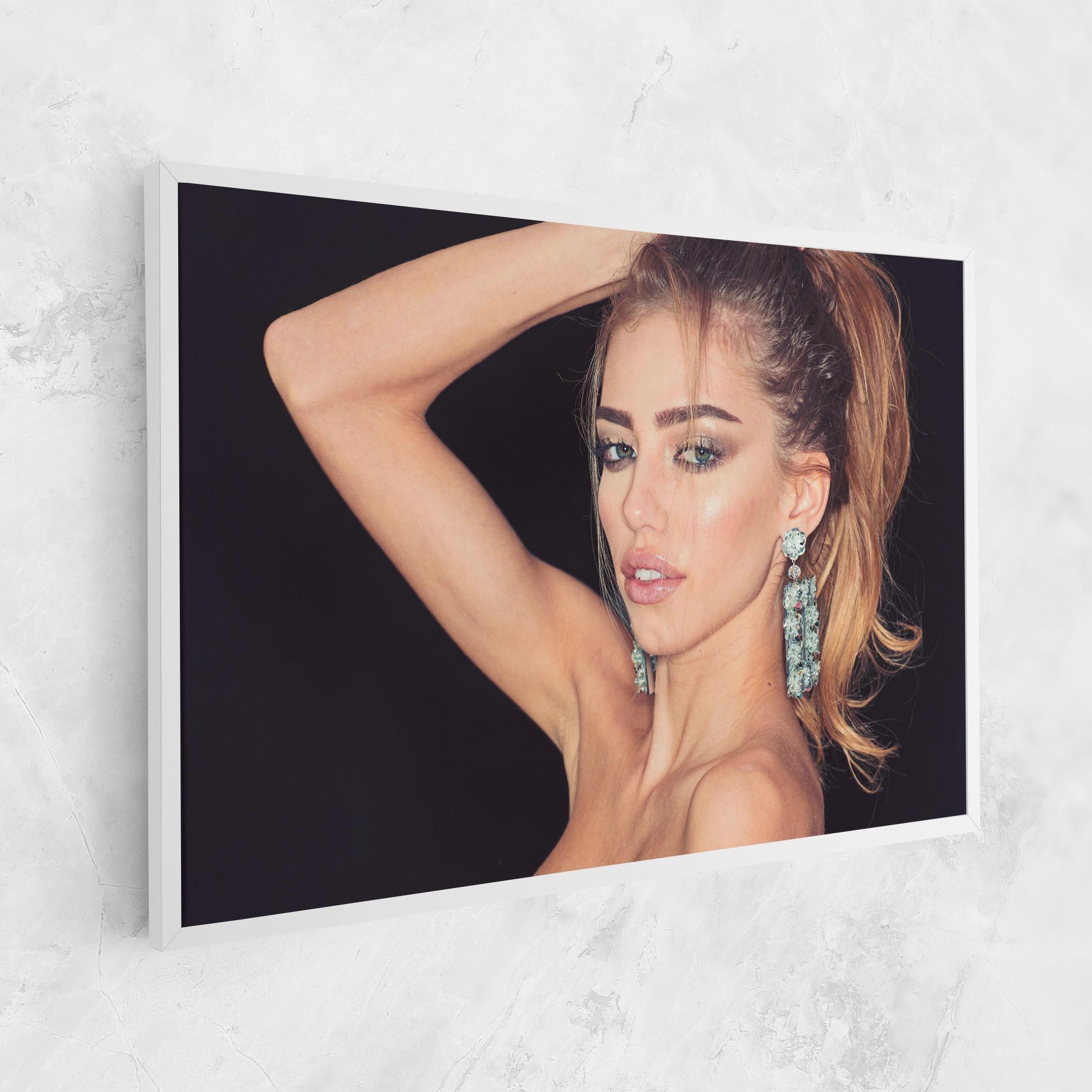 Obraz na Płótnie Flower Earrings mockup 1