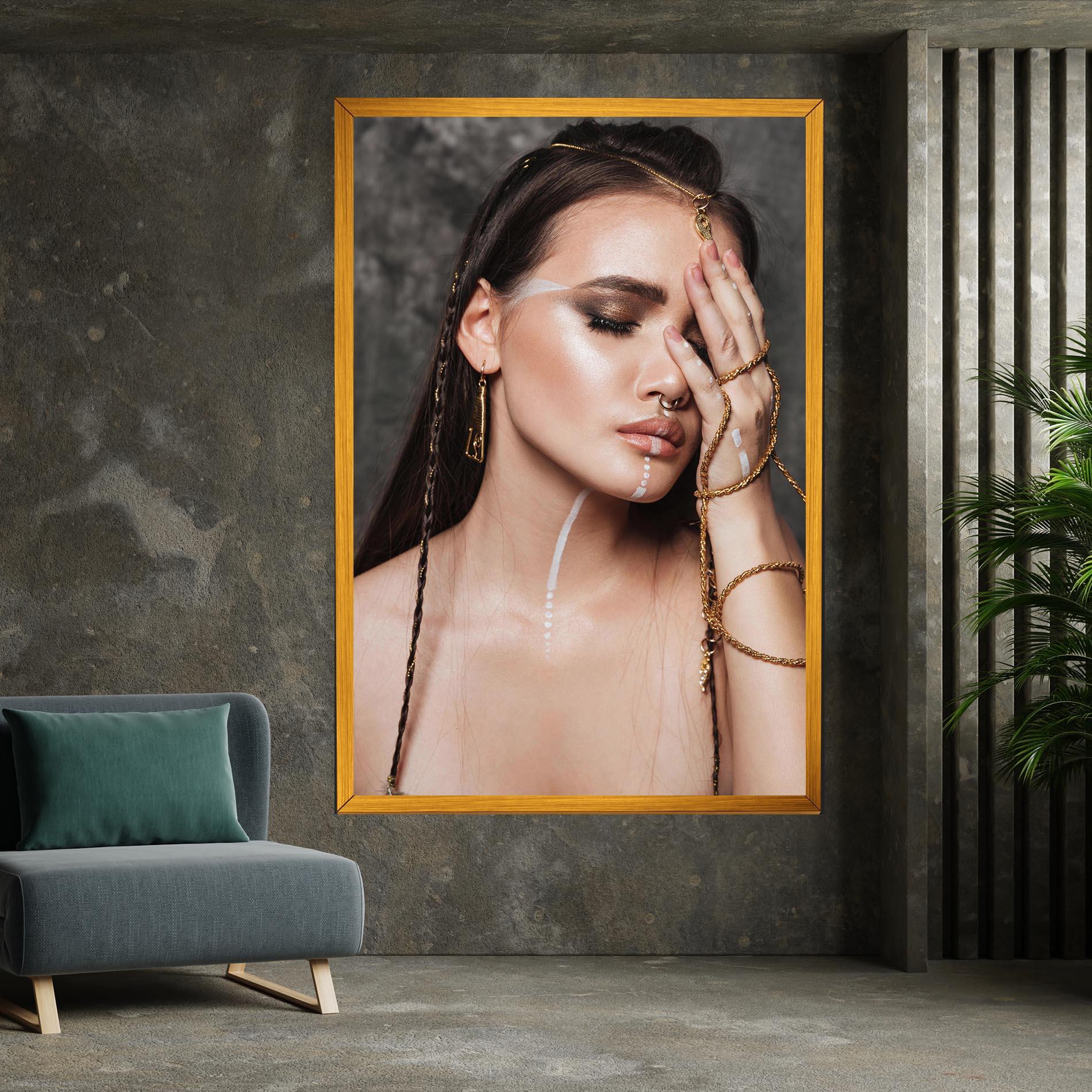 Obraz na Płótnie Gold Hand Accessory mockup 7