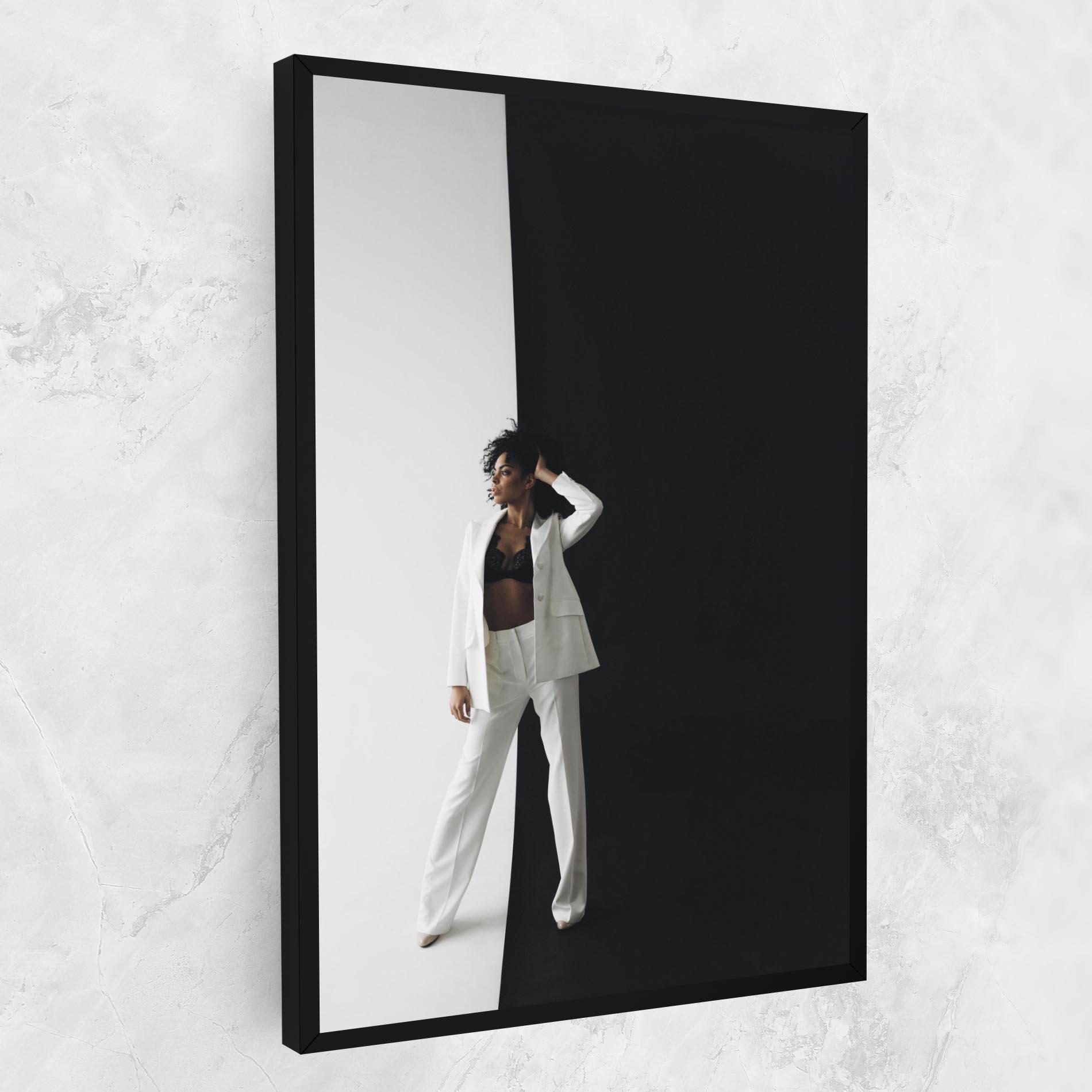 Obraz na Płótnie African Girl White Outfit mockup 1