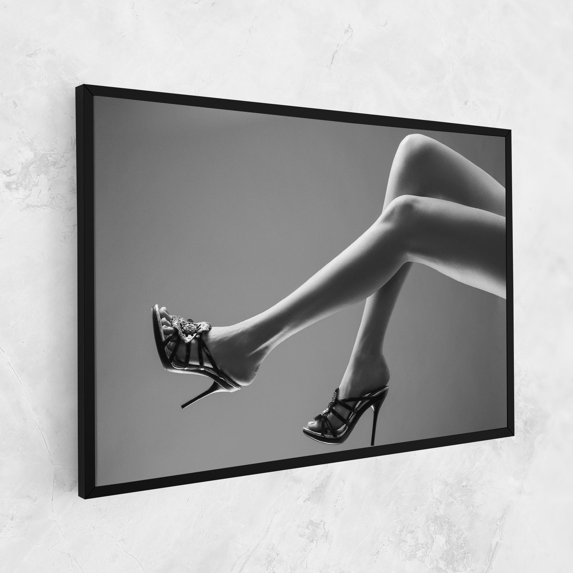 Obraz na Płótnie Black Shoes On Grey mockup 1