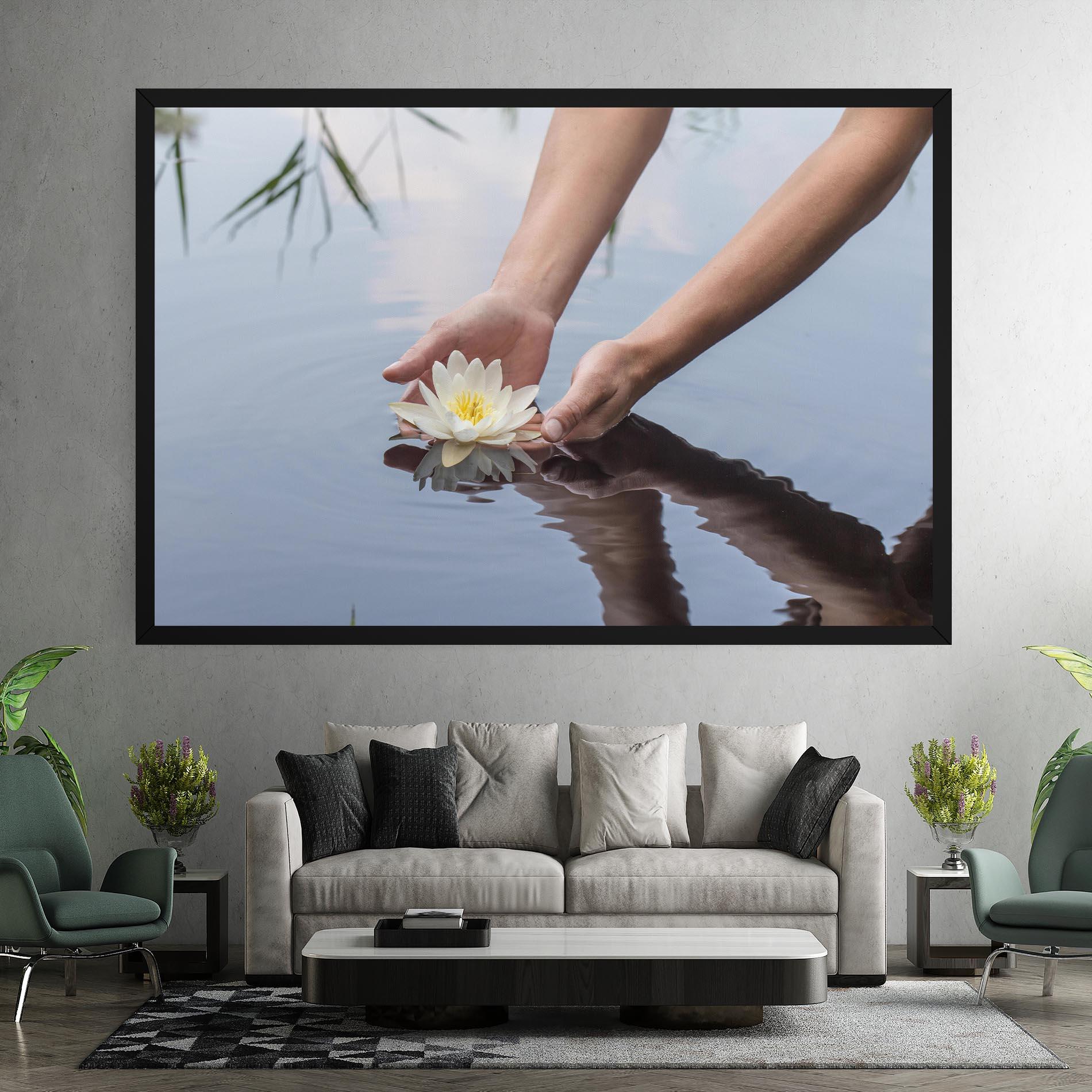 Obraz na Płótnie Holding Lake Flower mockup 7