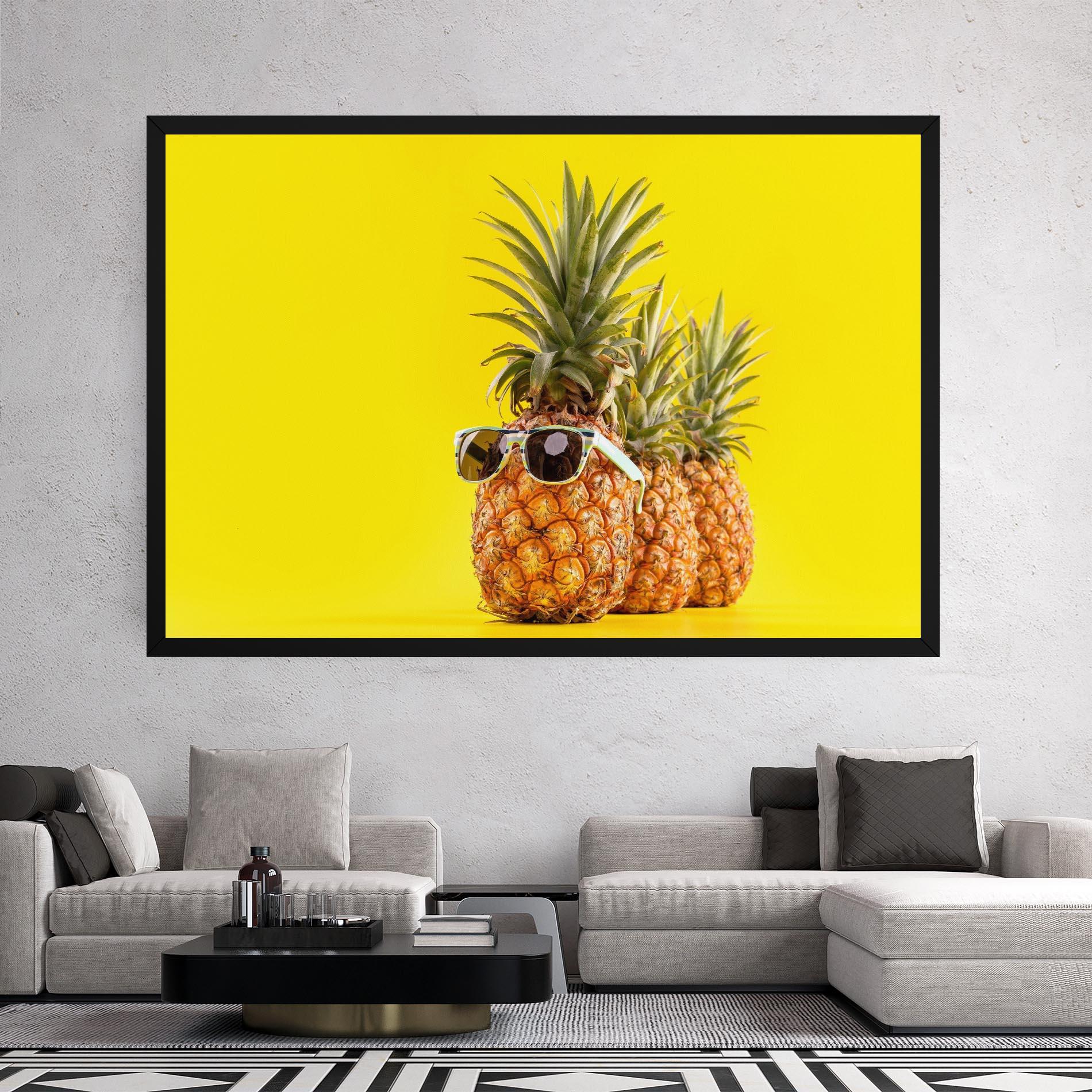 Obraz na Płótnie Pineapple Looking Up mockup 2