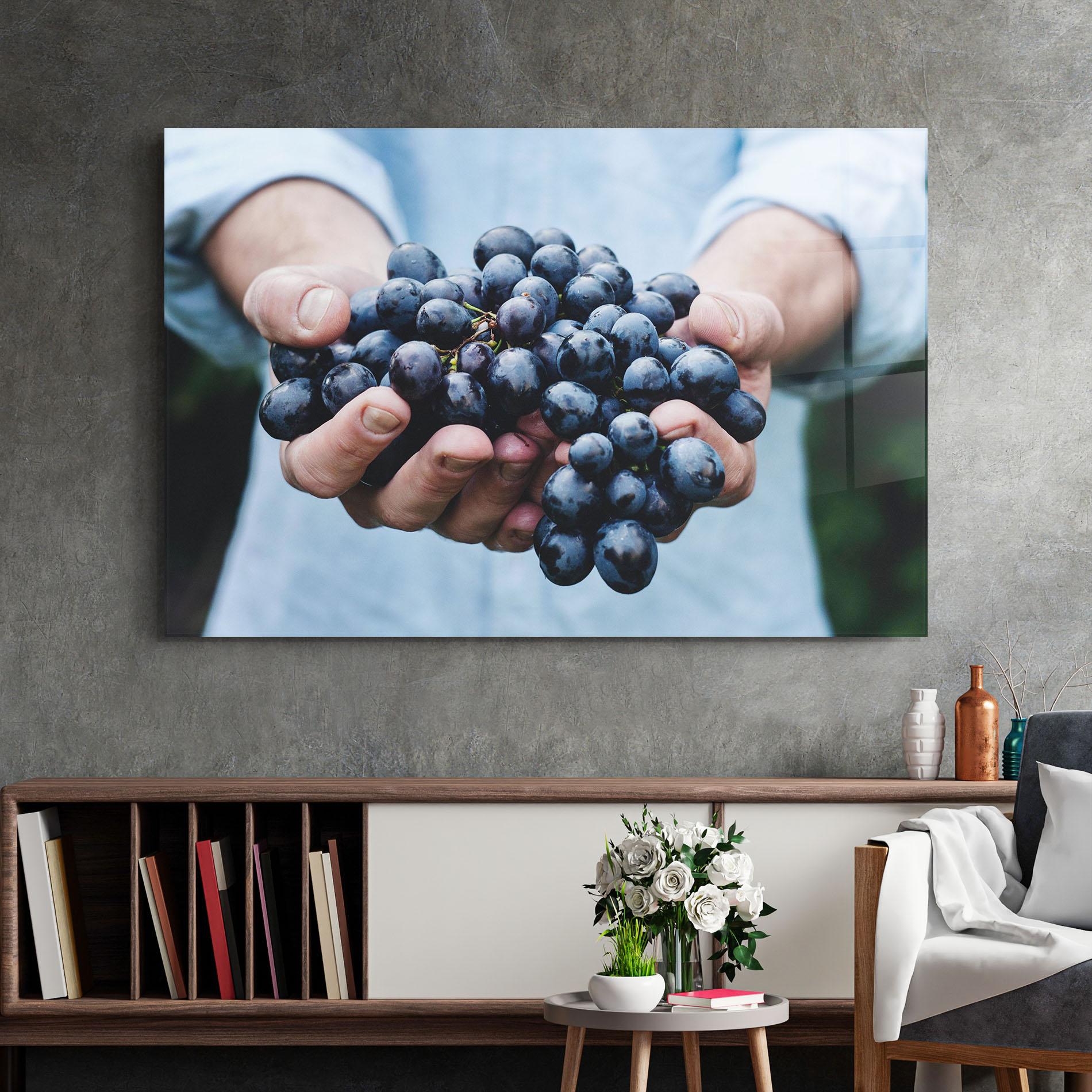 Obraz na Szkle Holding Grapes mockup 2