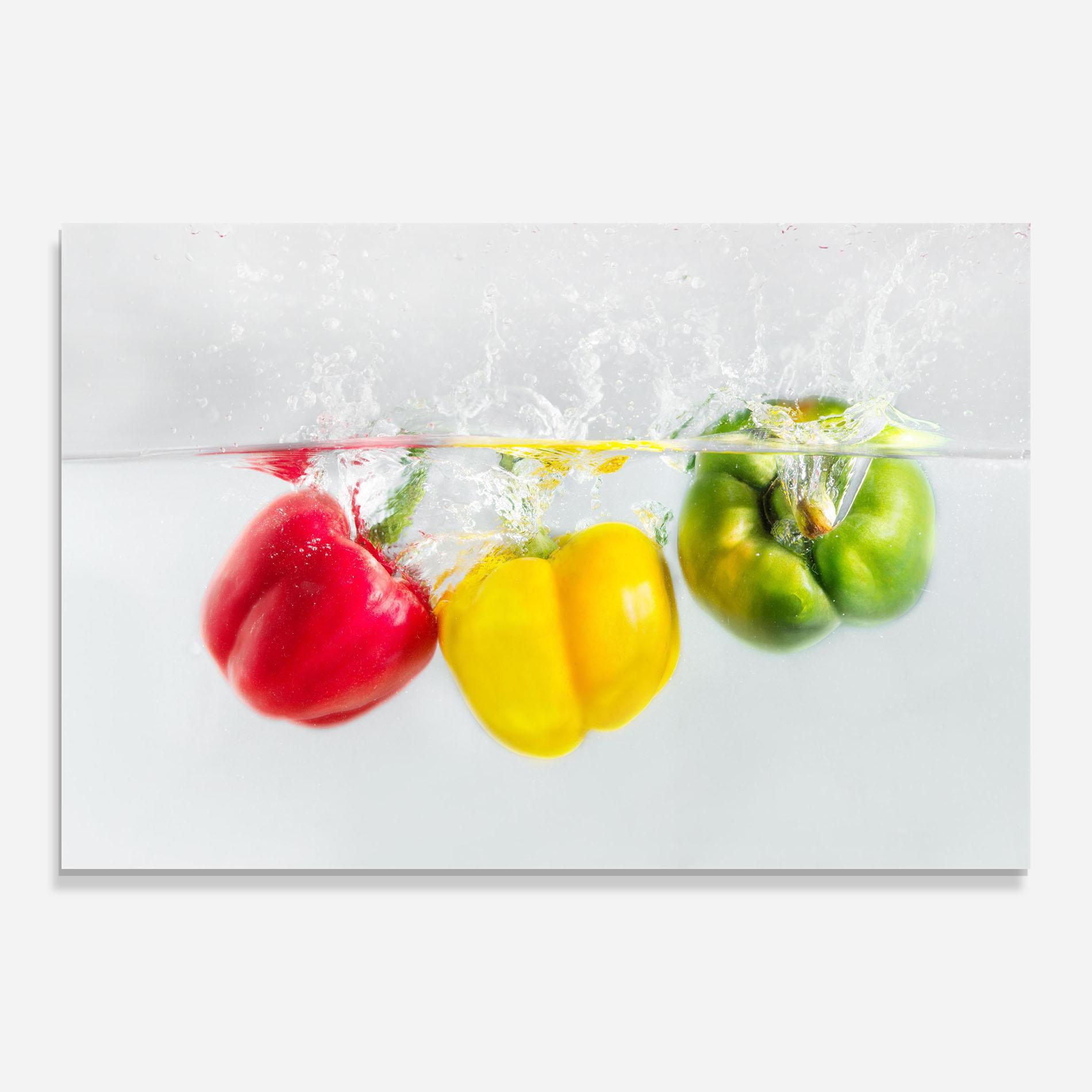 Obraz na Szkle Bellpepper In Water mockup 0