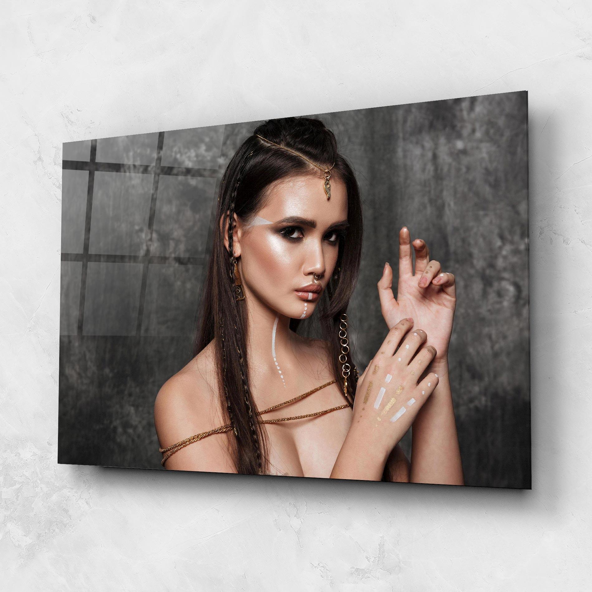 Obraz na Szkle Gold Hair Accessory mockup 1