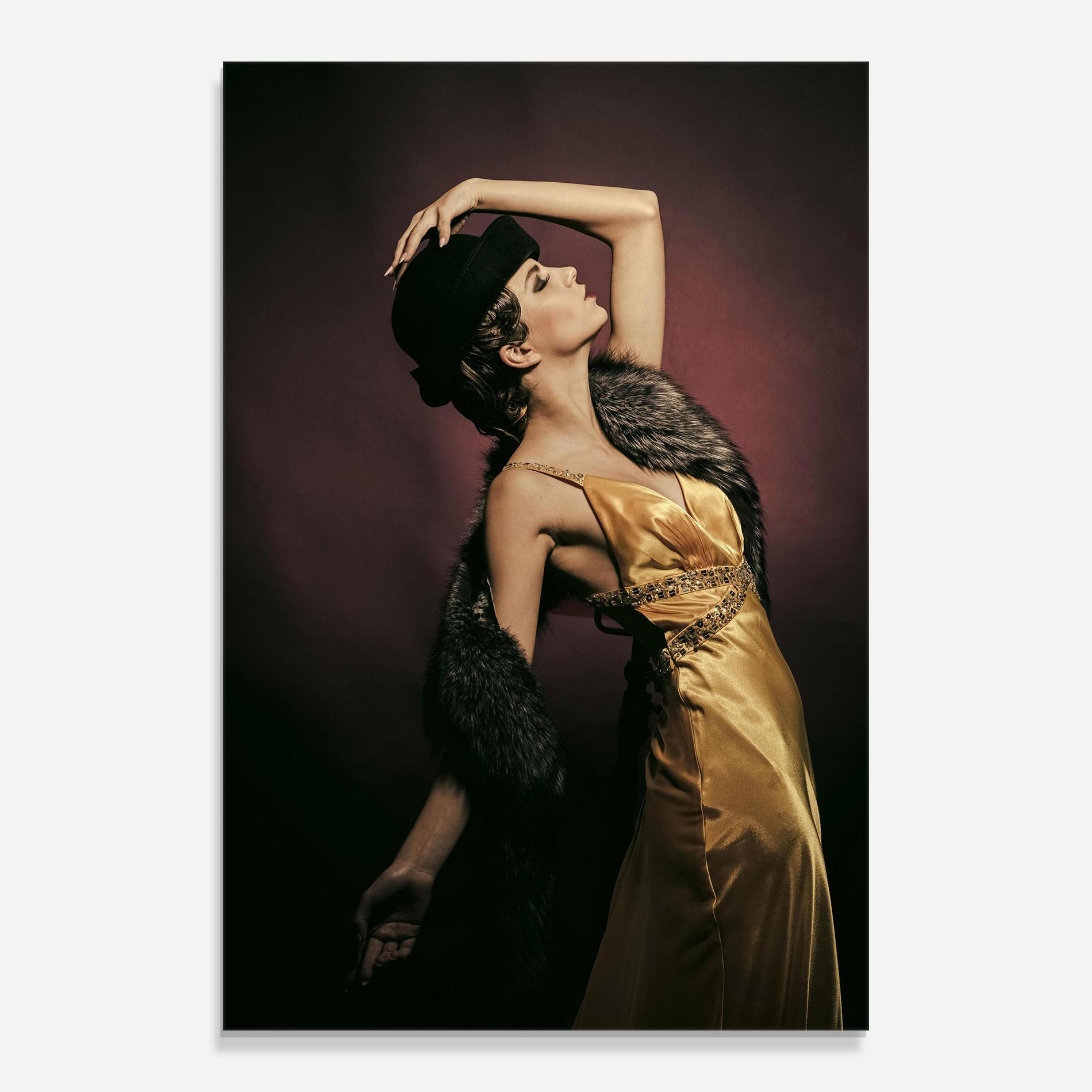 Obraz na Szkle Dancing Vintage Clothes mockup 0