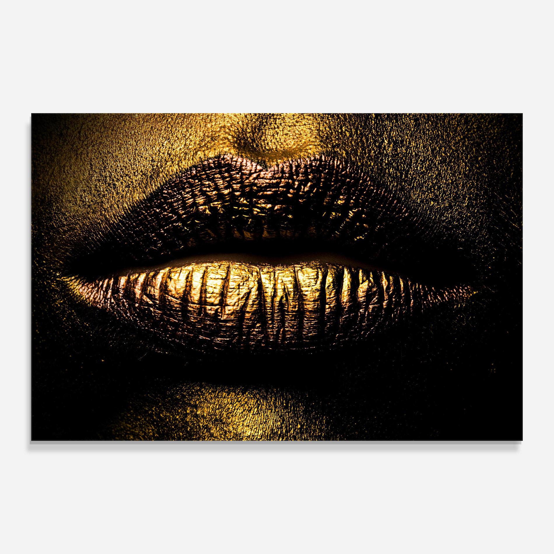 Obraz na Szkle Gold Metal Lips mockup 0