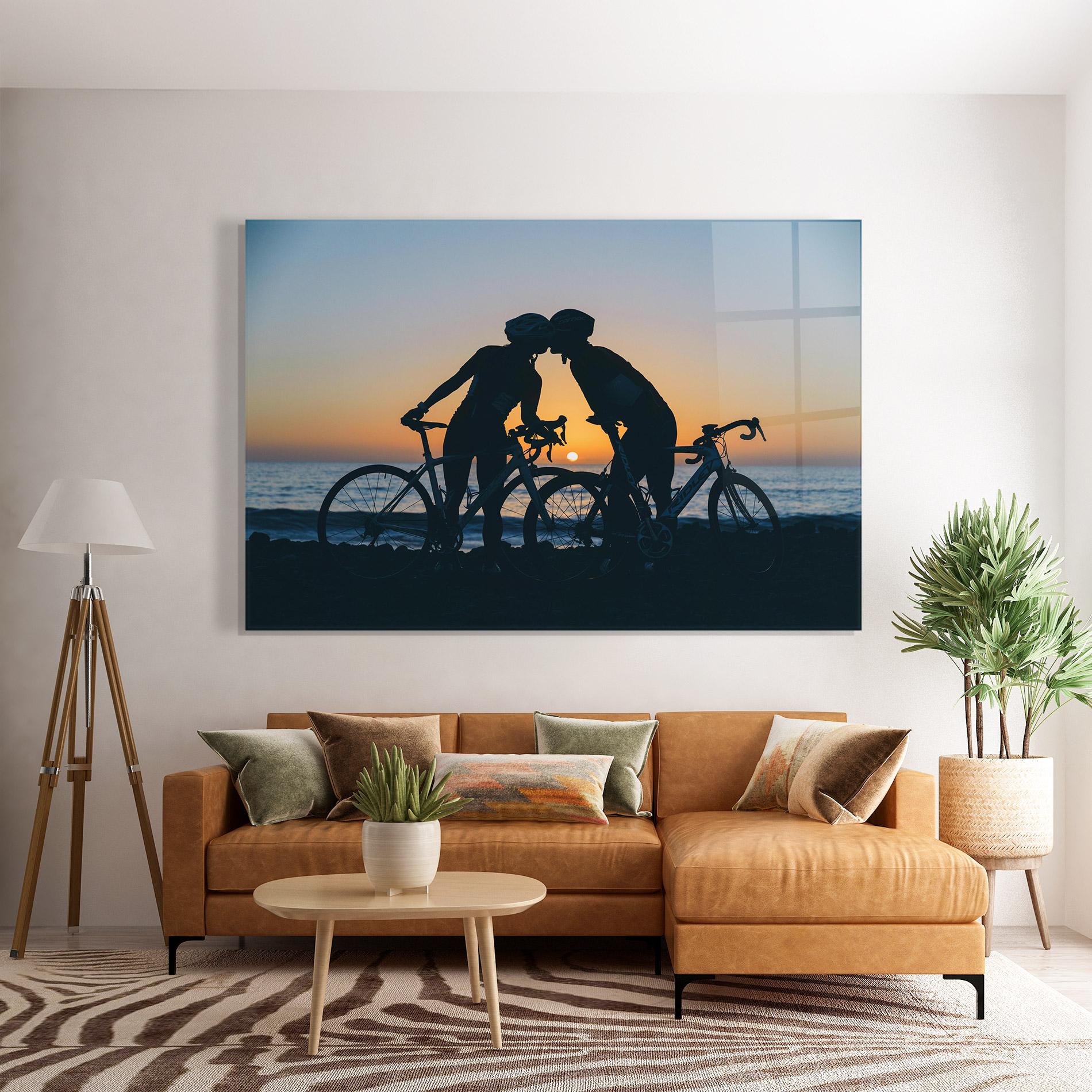 Obraz na Szkle Bike Couple Kissing mockup 7